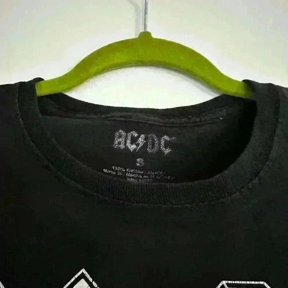 AC/DC Women’s small black graphic tee. - Picture 5 of 7